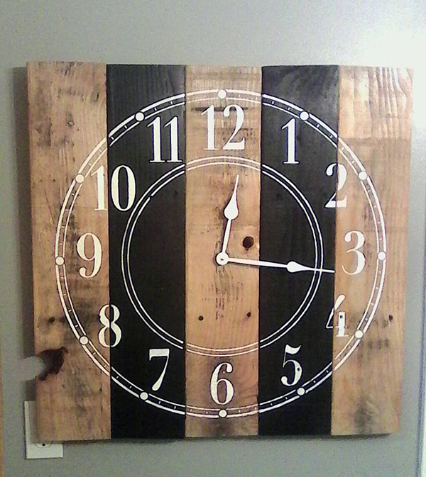 Kare içi daire palet saat