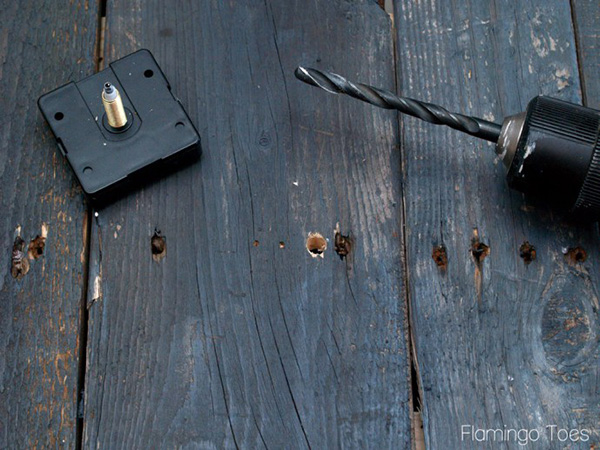 Palet saat saat mekanizması için delik