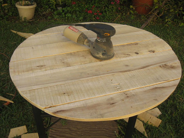 Palet saat zımparalama