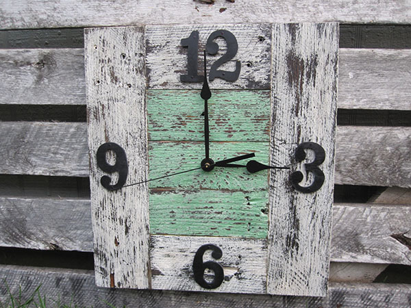 Yeşil beyaz palet saat